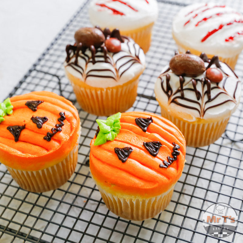 pumpkin-spiders-blood-cupcakes-halloween